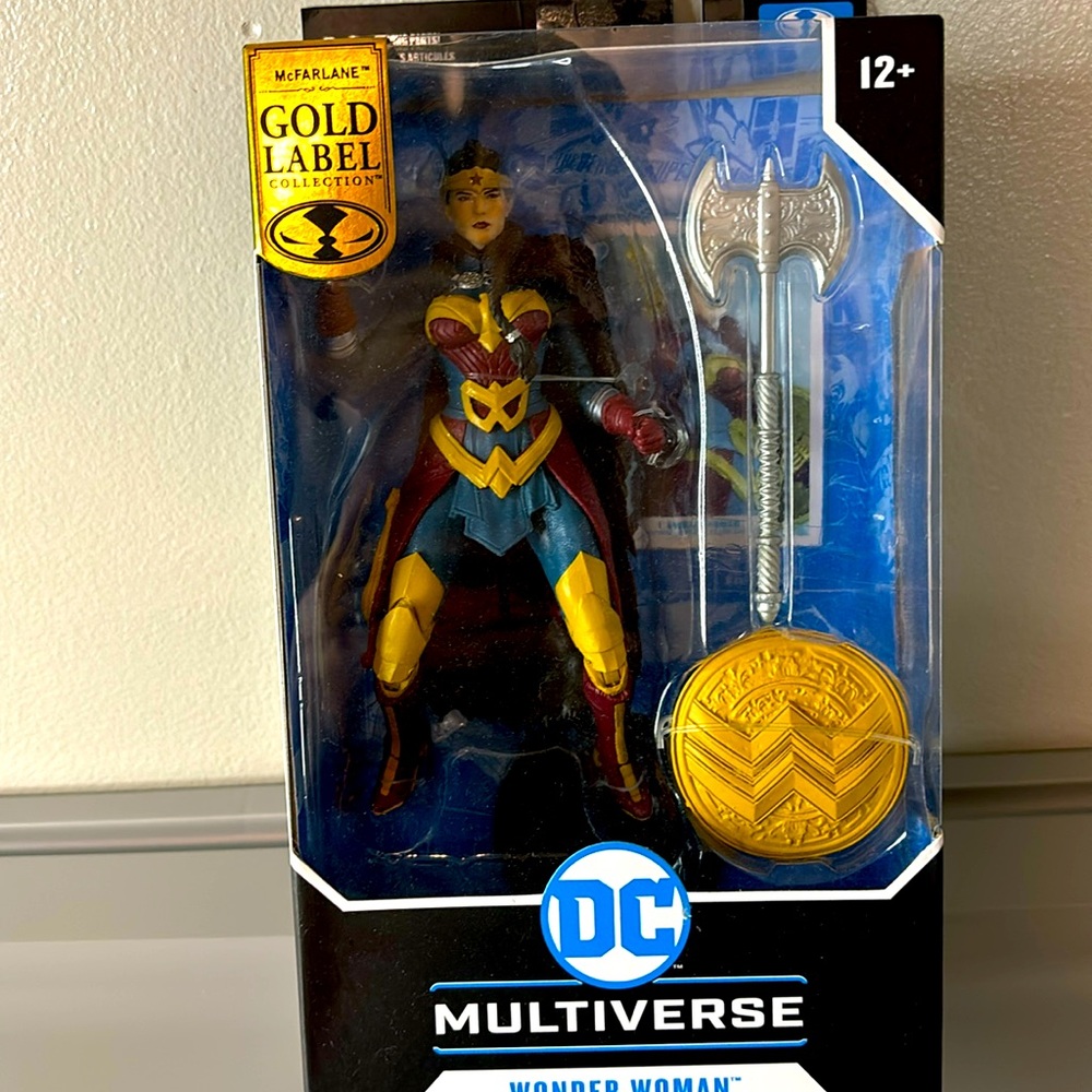 Mcflare Toys Dc NWT Wonder Woman figurine in excellent new condition